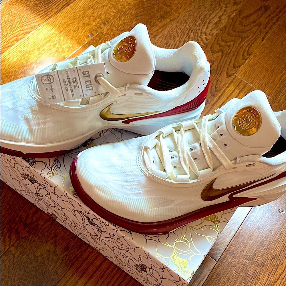 Nike - Air Zoom GT Cut 2 BRAND NEW ; w/ label on the laces! - Picture 10 of 15